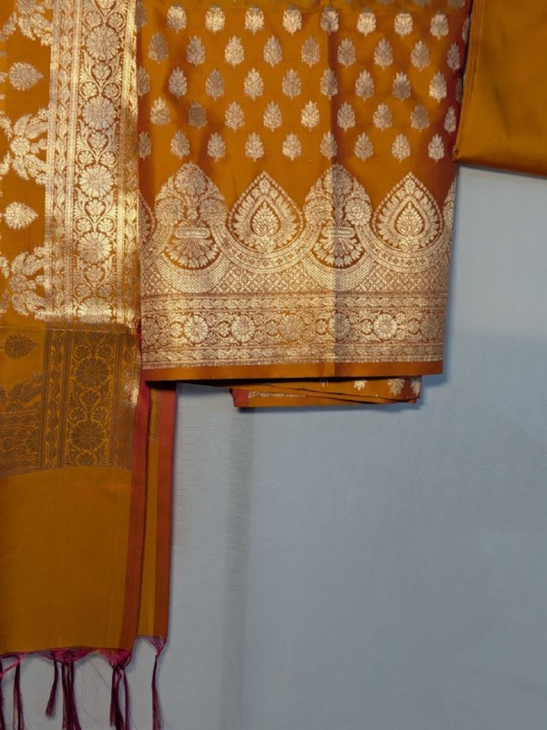 Banarasi Cotton Silk 3pc Unstitched Suit Zari Weaving Suit