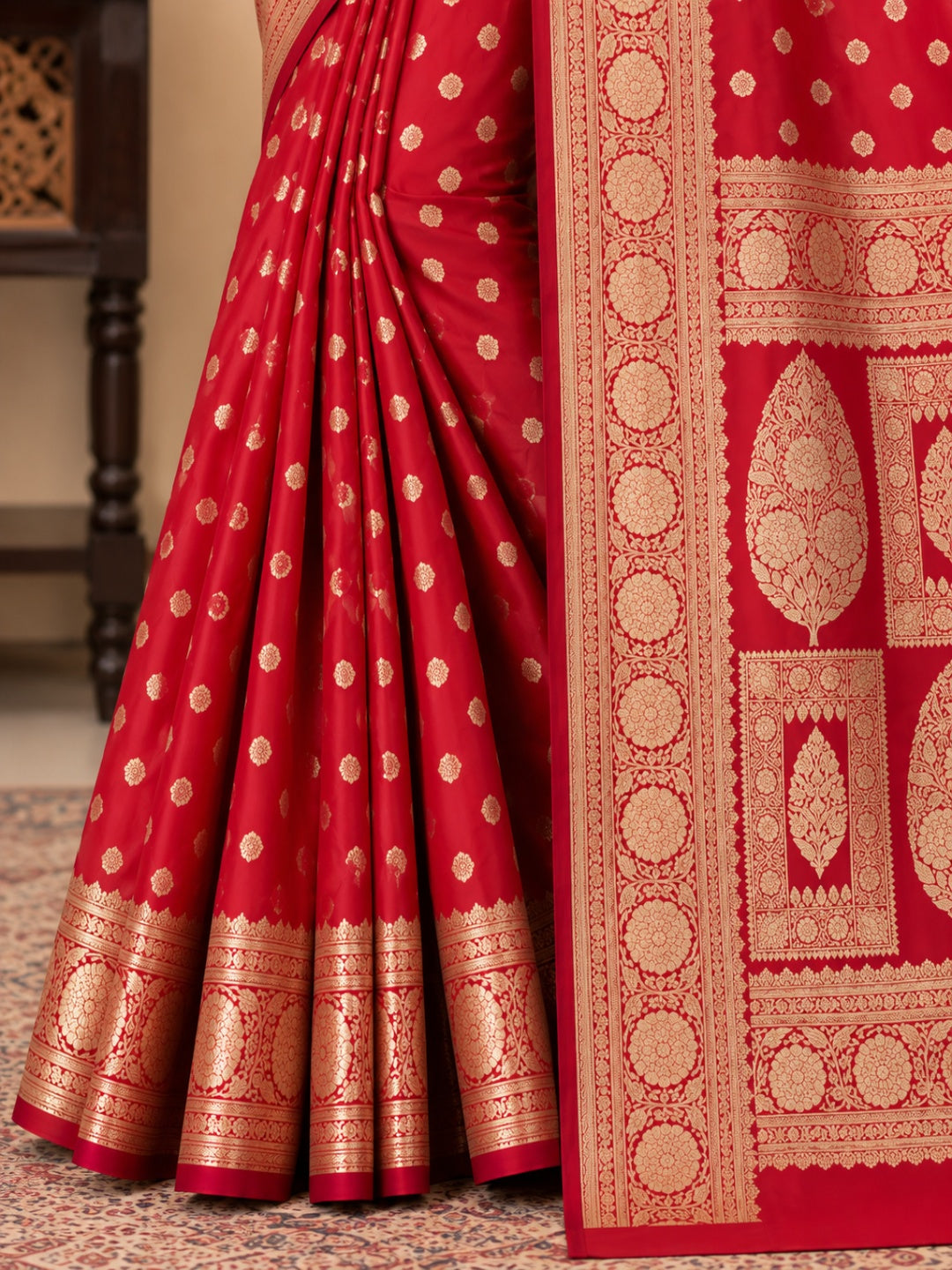 Red and Golden Zari Work Silk Blend Saree for Wedding &amp; Festive Wear with Unstitched Blouse