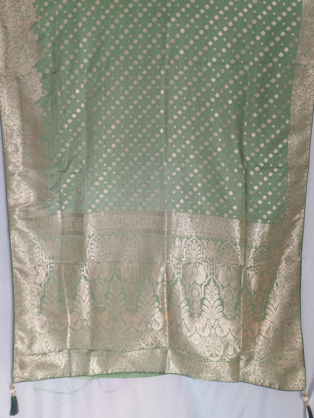 Soft Silk Light Green & Golden Zari Border with Booti/Unstitched Blouse