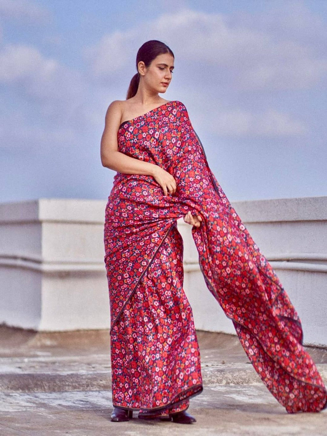 Red Saree Black Blouse Satin Saree Digital Print Unstitched Blouse Sari