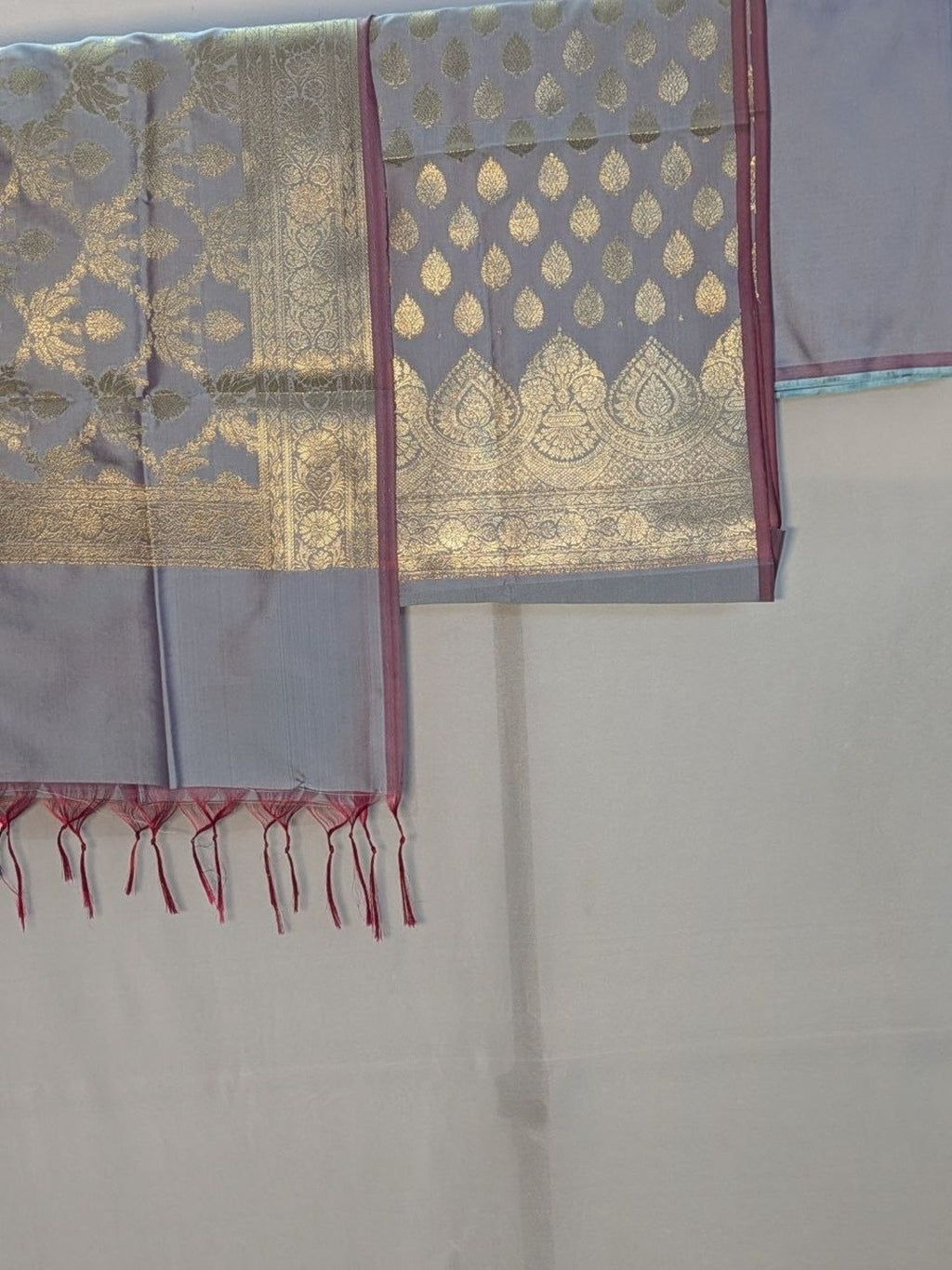 Banarsi Tapeta Silk 3pc Unstitched Suit Zari Weaving Suit