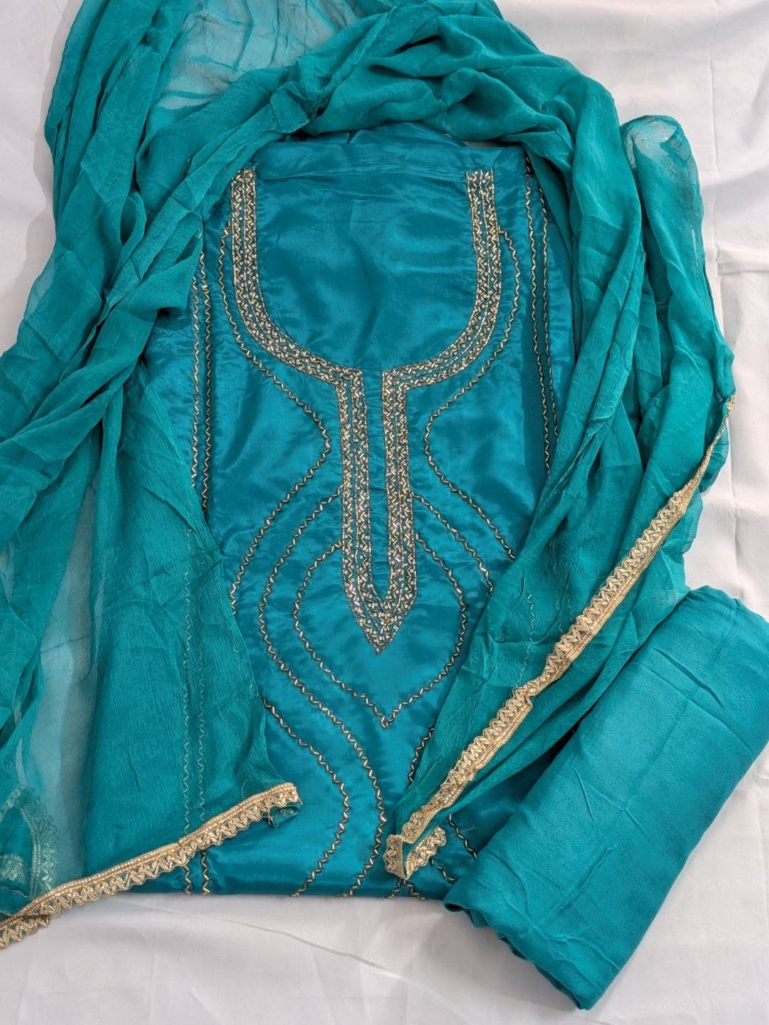 Crepe Silk & Muslin with Chiffon Dupatta Unstitched Suit Rama Green Color