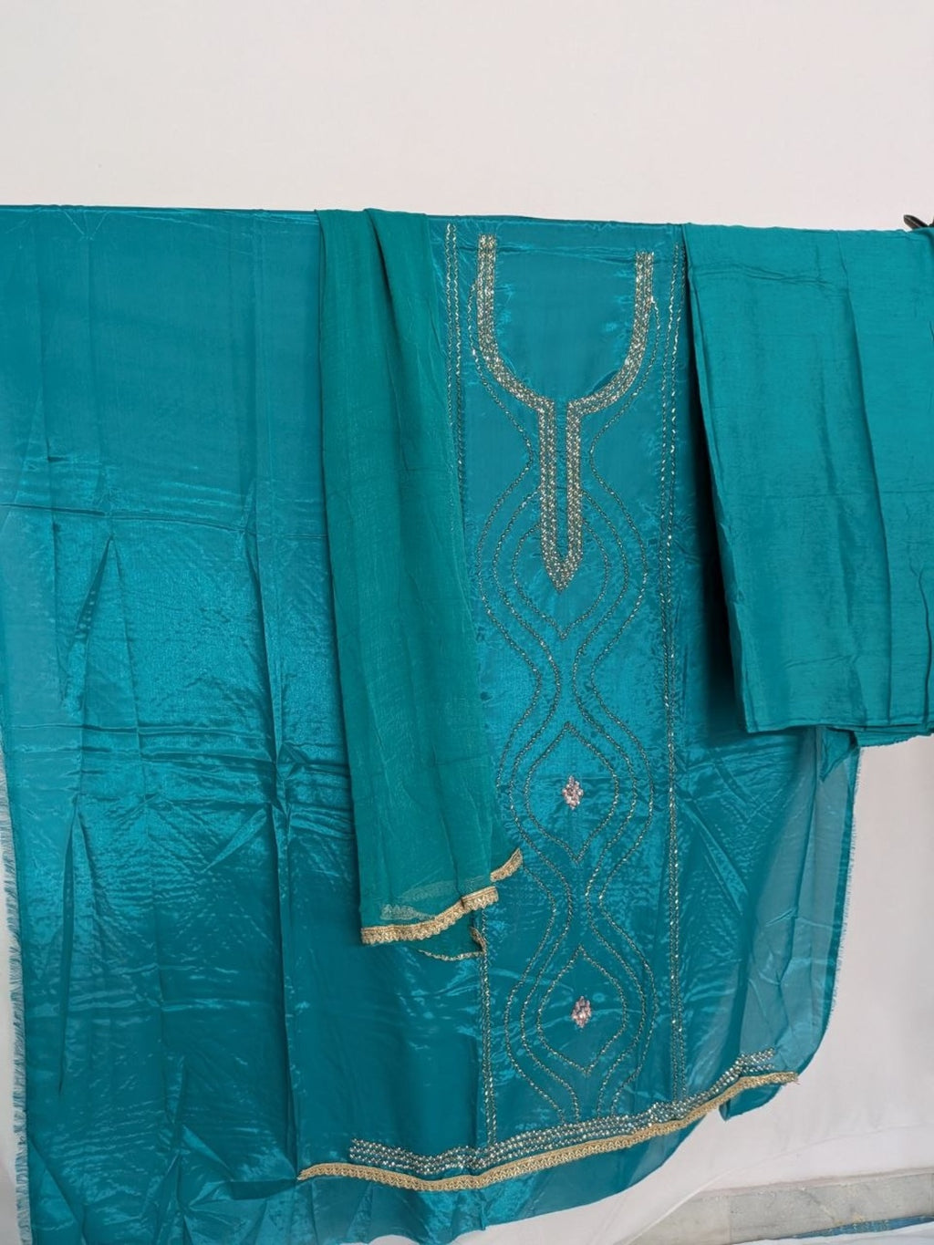 Crepe Silk & Muslin with Chiffon Dupatta Unstitched Suit Rama Green Color