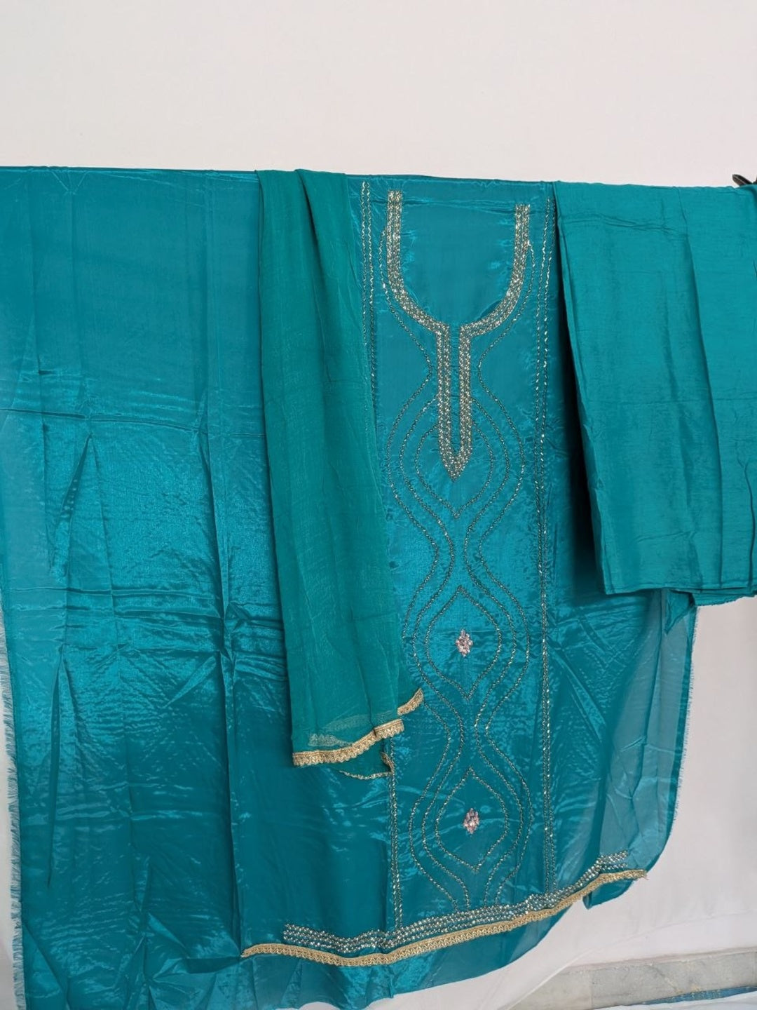 Crepe Silk & Muslin with Chiffon Dupatta Unstitched Suit Rama Green Color