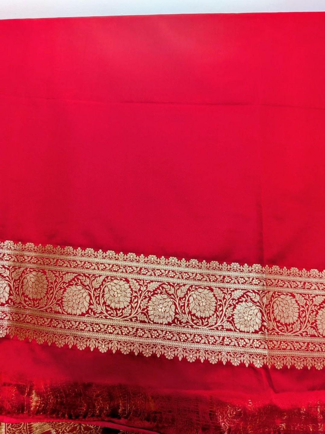 Red and Golden Zari Work Silk Blend Saree for Wedding &amp; Festive Wear with Unstitched Blouse