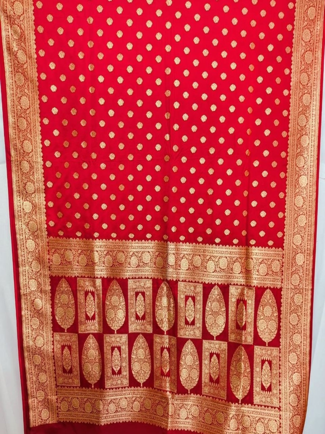Red and Golden Zari Work Silk Blend Saree for Wedding &amp; Festive Wear with Unstitched Blouse