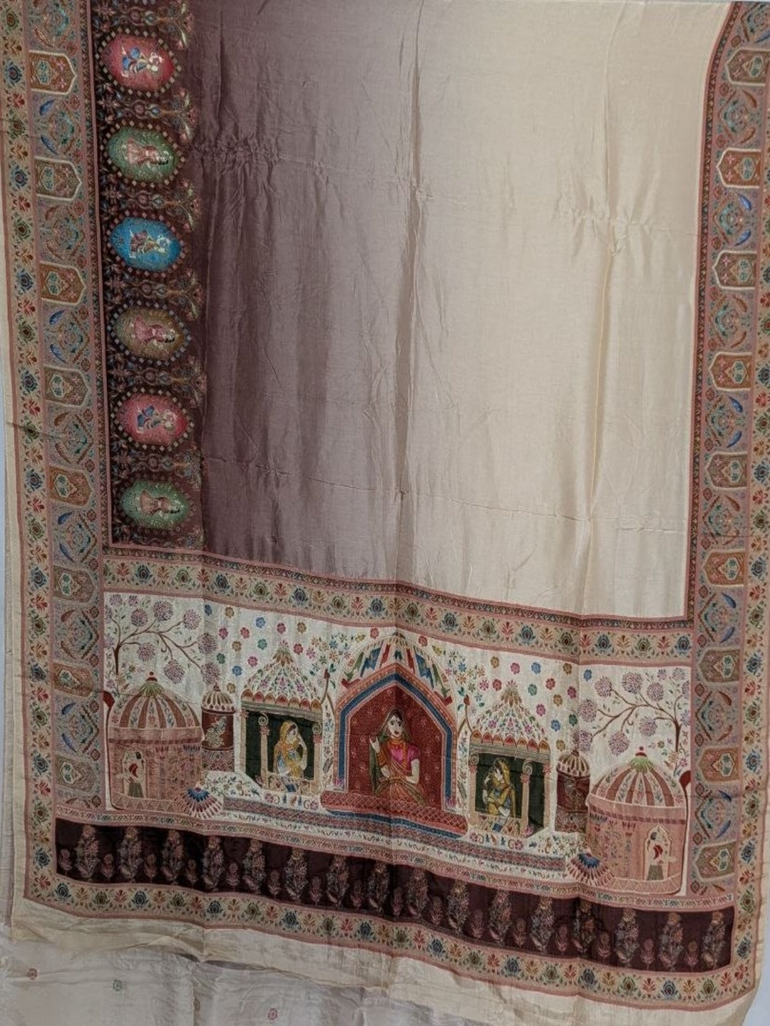 Beige with Mauve Multicolor Border Italian Crepe Waeved Saree&nbsp;
