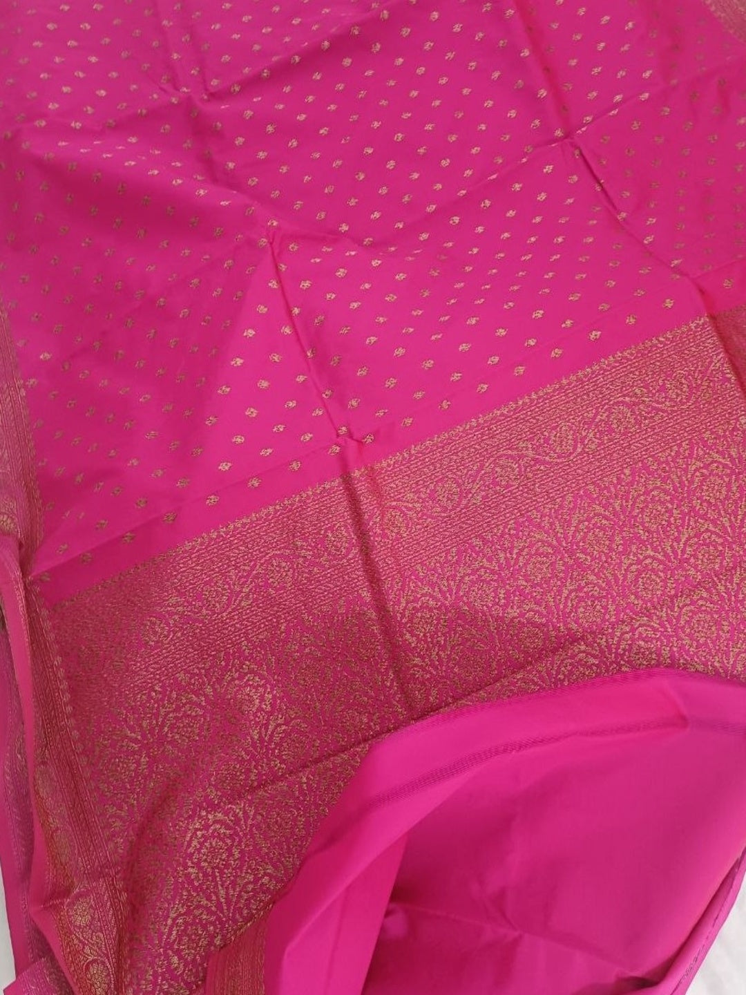 Silk Blend Golden Zari Border Woven Design Saree with Booti/Unstitched Blouse