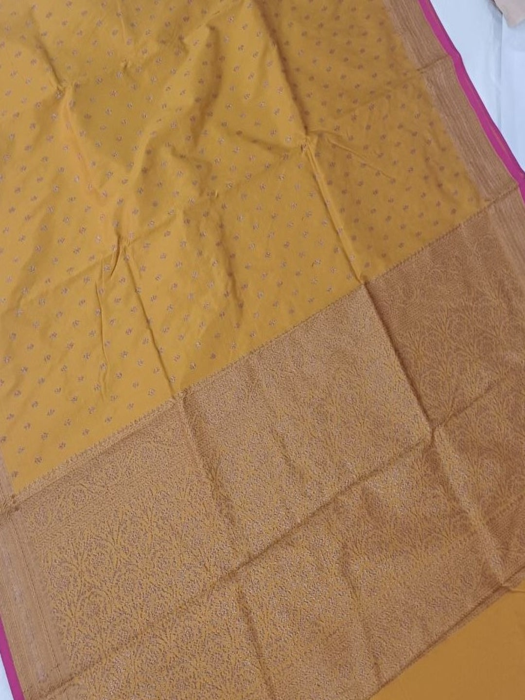 Silk Blend Golden Zari Border Woven Design Saree with Booti/Unstitched Blouse