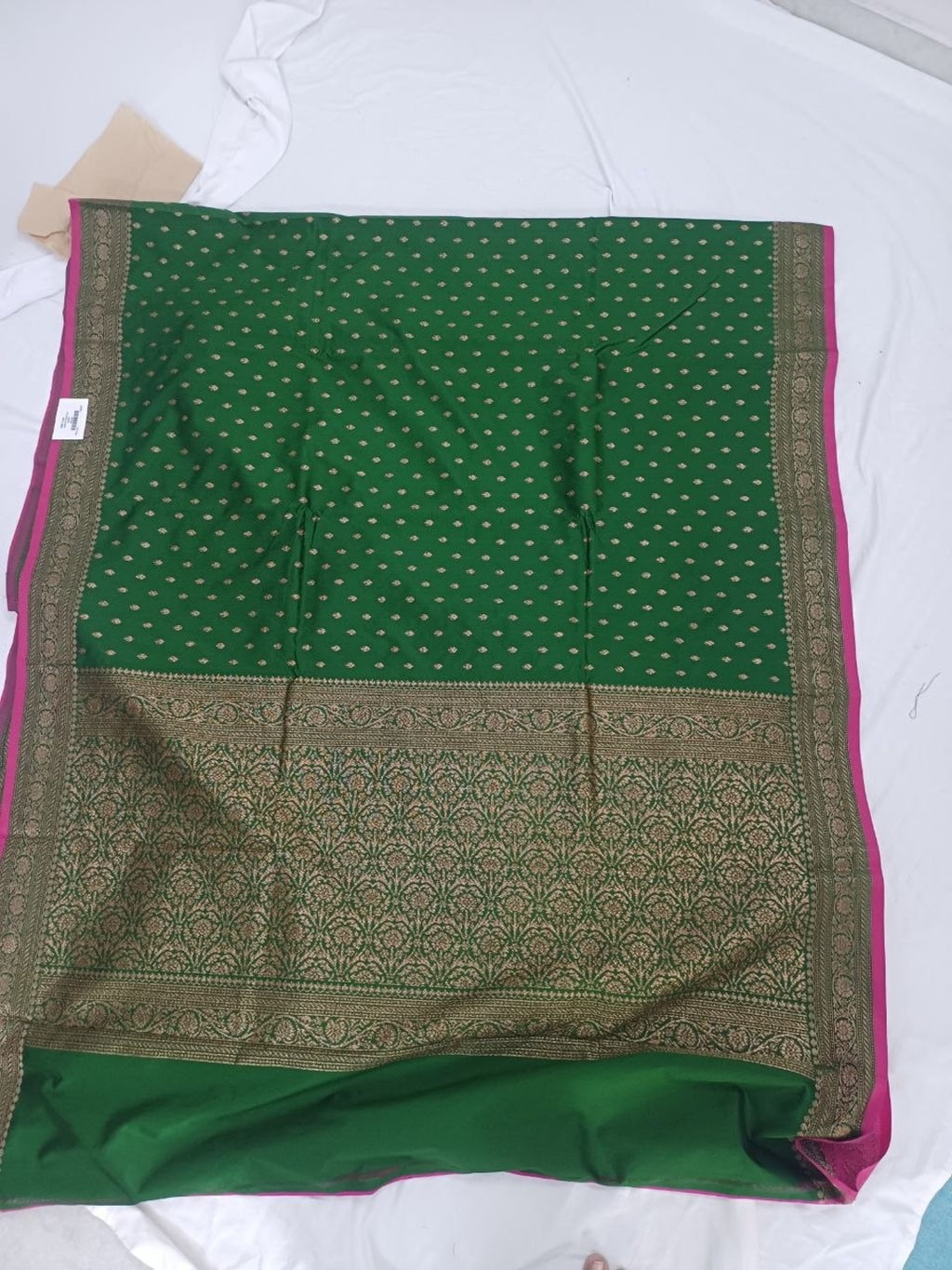 Silk Blend Golden Zari Border Woven Design Saree with Booti/Unstitched Blouse