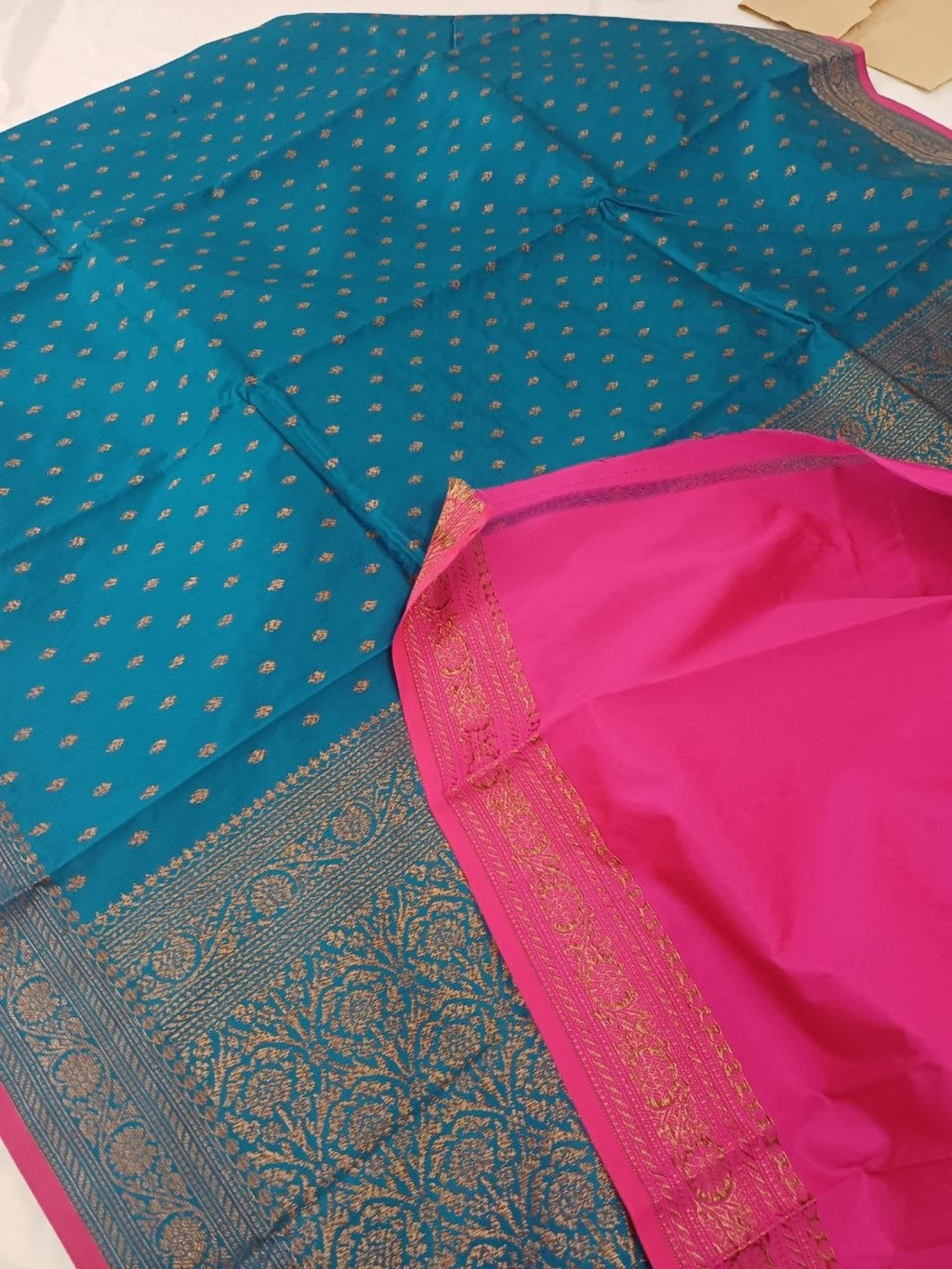 Silk Blend Golden Zari Border Woven Design Saree with Booti/Unstitched Blouse