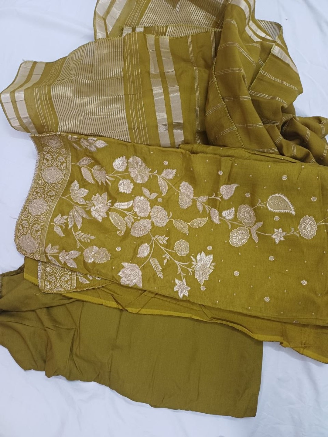 Green Unstitched 3pc Suit Cotton Suit Embroidery Work
